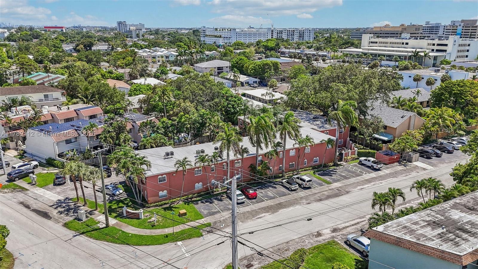 1405 Miami Road, Unit 5 Fort Lauderdale, FL 33316 - Photo 33 of 38 an aerial view of residential houses with outdoor space