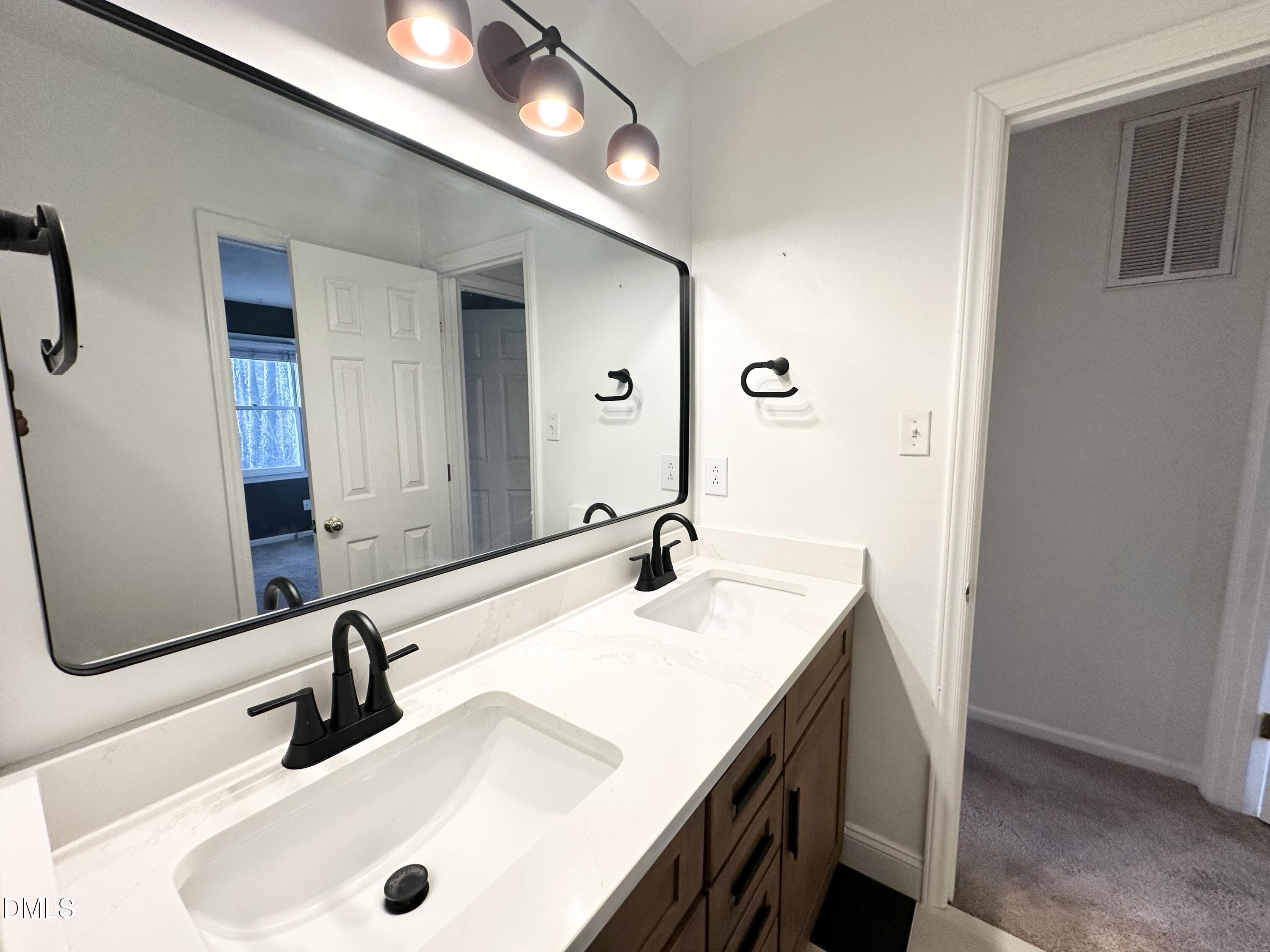 5649 Hamstead Crossing Raleigh, NC 27612 - Photo 14 of 16 IMG_4607