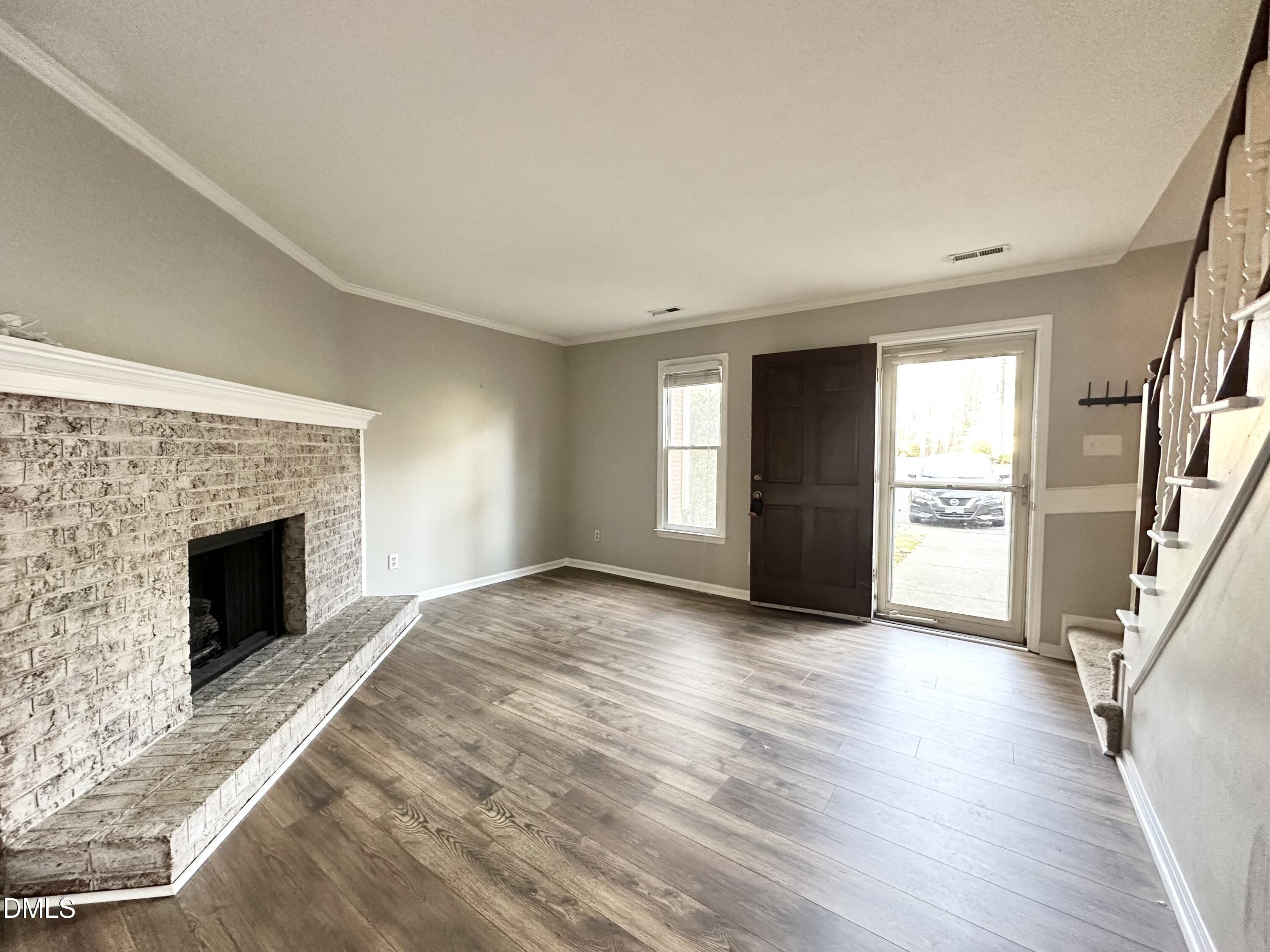 5649 Hamstead Crossing Raleigh, NC 27612 - Photo 5 of 16 IMG_4588