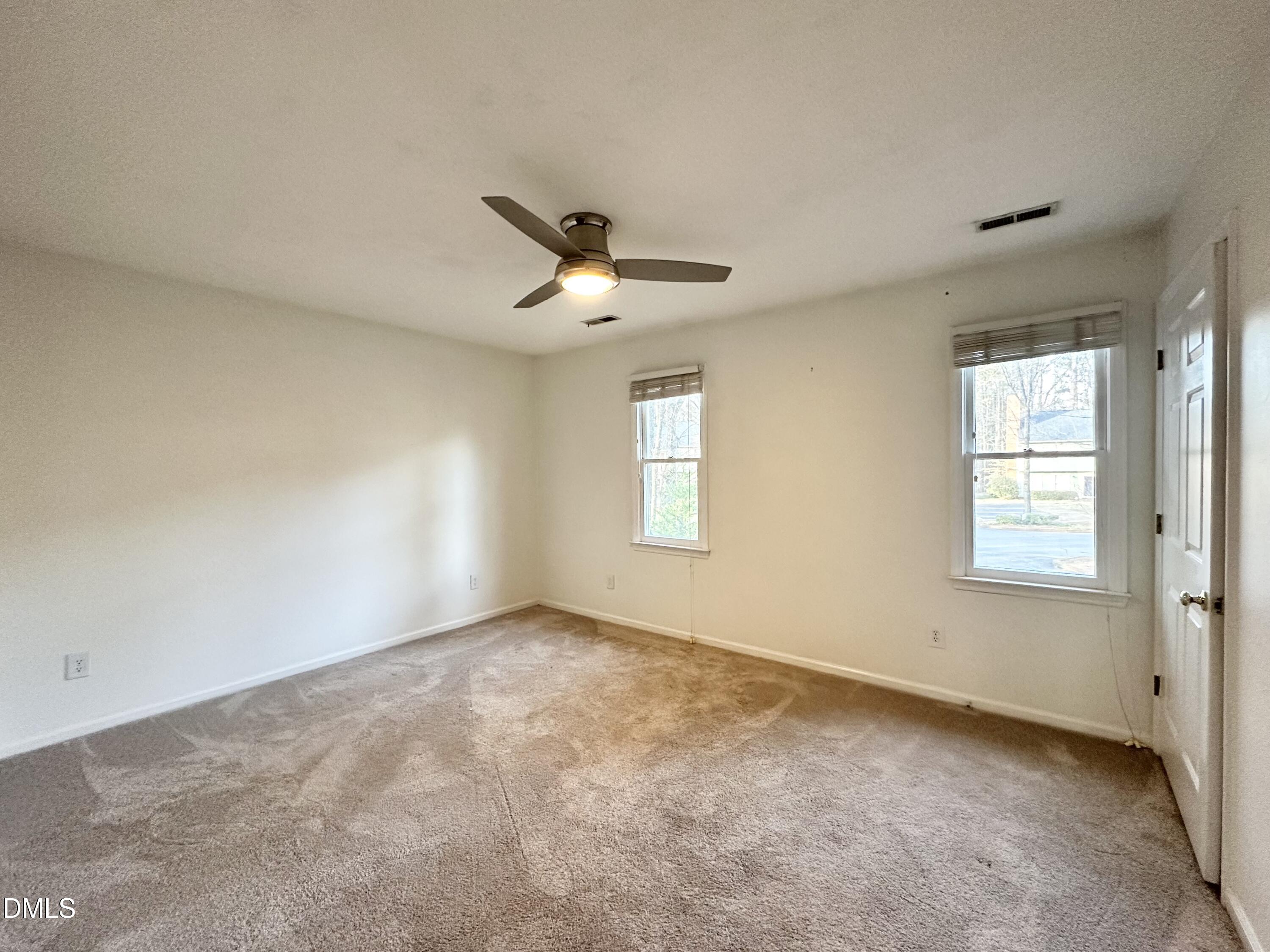 5649 Hamstead Crossing Raleigh, NC 27612 - Photo 10 of 16 IMG_4601