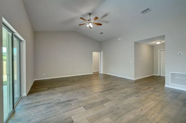 $2,695 | 586 Southwest Laconic Avenue, Port St. Lucie, FL 34953