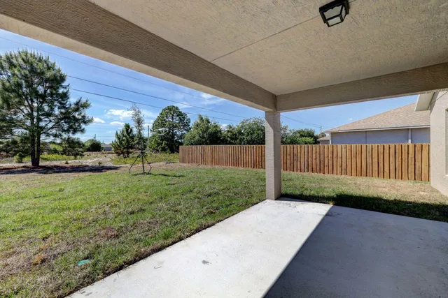 $2,695 | 586 Southwest Laconic Avenue, Port St. Lucie, FL 34953