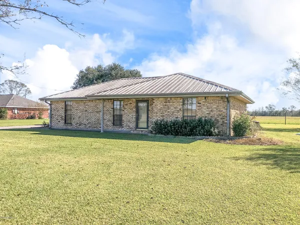 $1,750 | 801 Rue Bon Secours, Scott, LA 70583