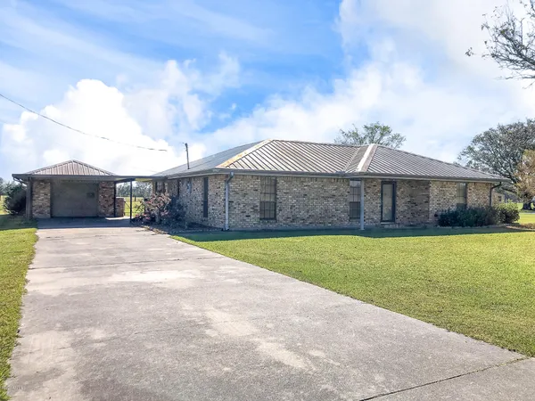 $1,750 | 801 Rue Bon Secours, Scott, LA 70583