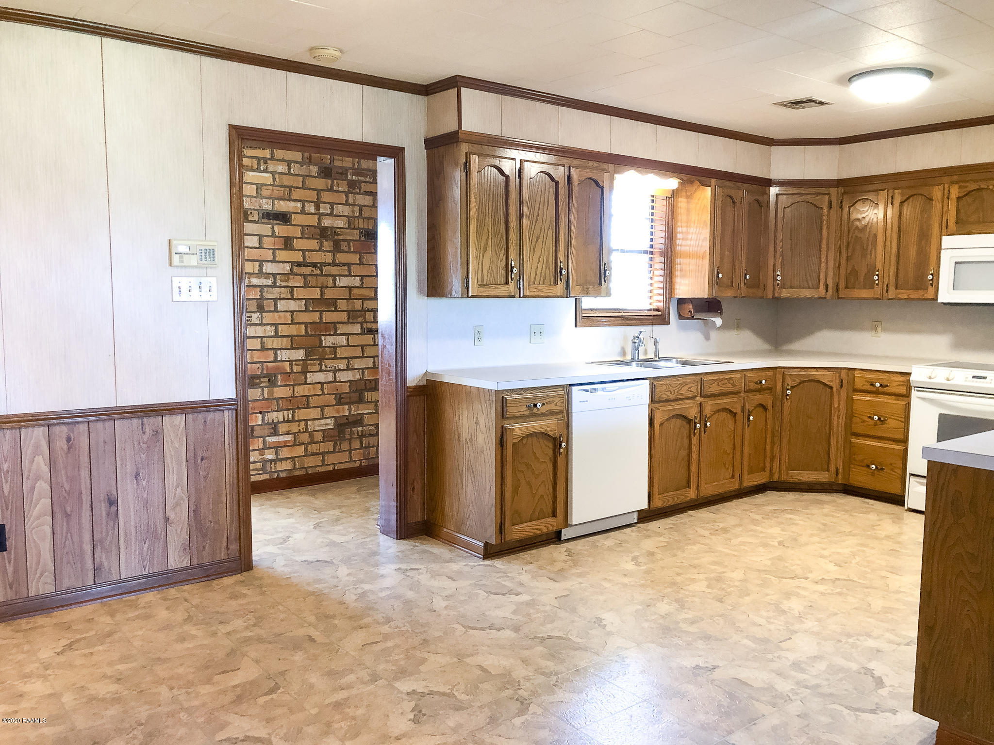 801 Rue Bon Secours Scott, LA 70583 - Photo 5 of 18 IMG_5919