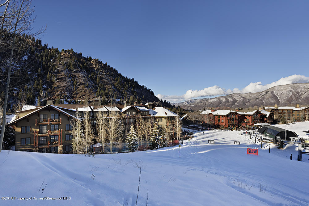 39 Boomerang Road, Unit 8216 SUMMER INTEREST 8 Aspen, CO 81611 - Photo 15 of 27 RitzCarltonUnit8209_WEB010