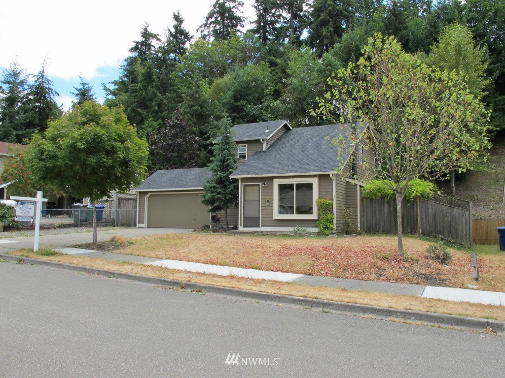 2211 Northeast 23rd Street Renton, WA 98056 - Photo 4 of 18 Gallery Image 4