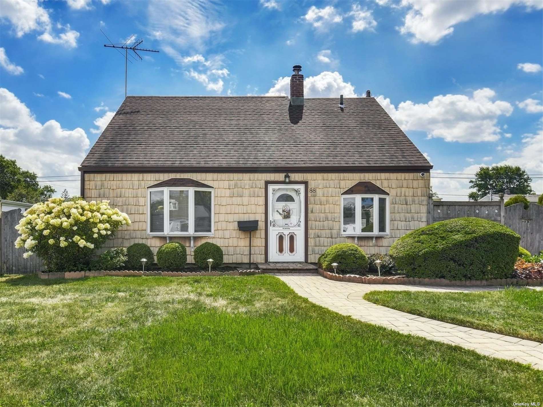 88 Sugar Maple Road Levittown, NY 11756 - Photo 1 of 1 Gallery Image 1