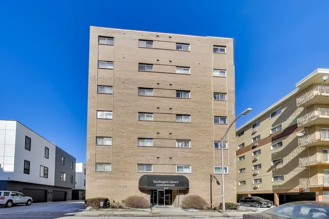 $128,888 | 7449 Washington Street, Unit 206, Forest Park, IL 60130