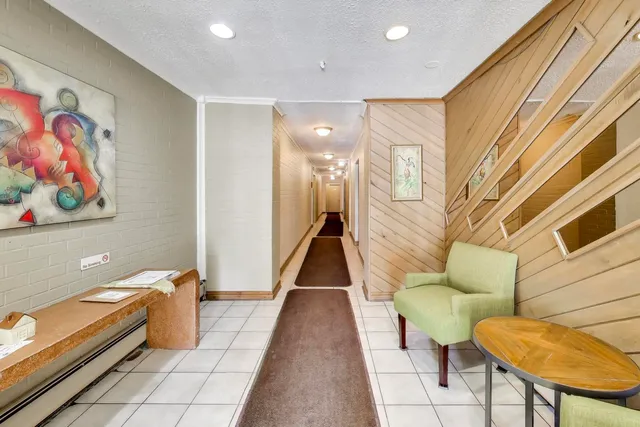 $128,888 | 7449 Washington Street, Unit 206, Forest Park, IL 60130