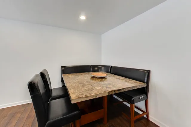 $128,888 | 7449 Washington Street, Unit 206, Forest Park, IL 60130