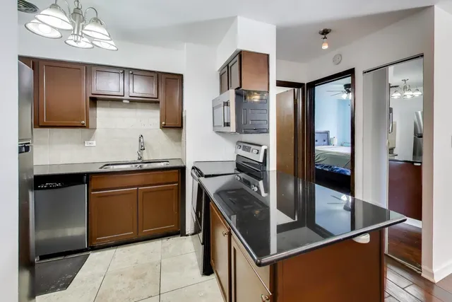 $128,888 | 7449 Washington Street, Unit 206, Forest Park, IL 60130