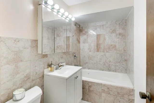 $128,888 | 7449 Washington Street, Unit 206, Forest Park, IL 60130