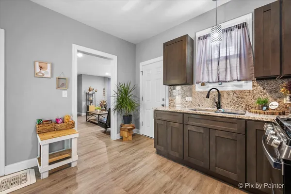 $324,900 | 519 West Highland Avenue, Elgin, IL 60123