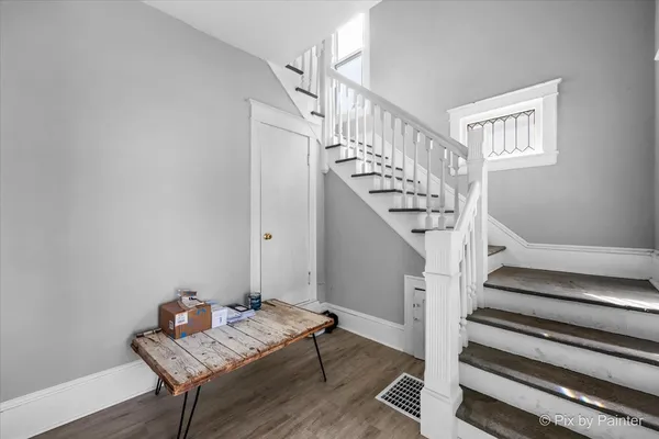 $324,900 | 519 West Highland Avenue, Elgin, IL 60123