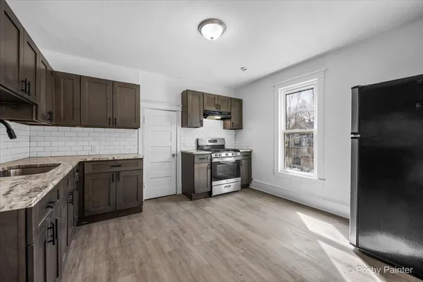 $324,900 | 519 West Highland Avenue, Elgin, IL 60123