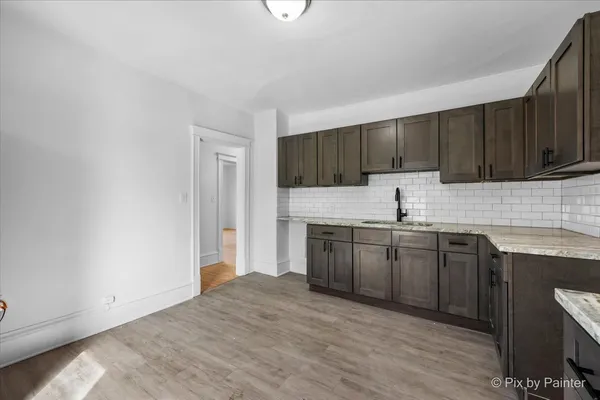 $324,900 | 519 West Highland Avenue, Elgin, IL 60123