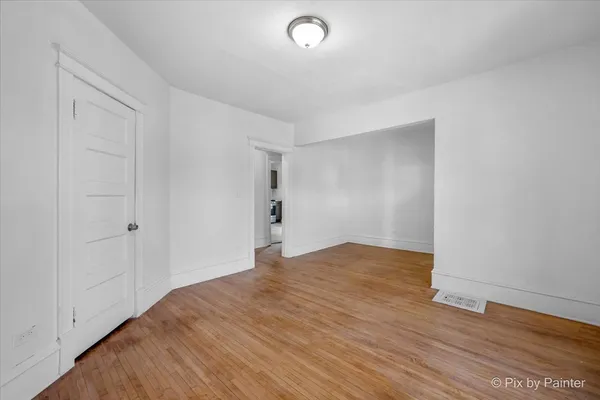 $324,900 | 519 West Highland Avenue, Elgin, IL 60123