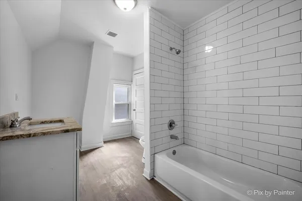 $324,900 | 519 West Highland Avenue, Elgin, IL 60123