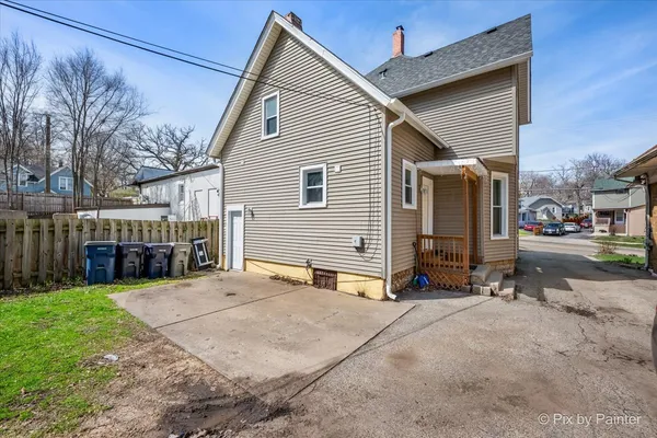 $324,900 | 519 West Highland Avenue, Elgin, IL 60123