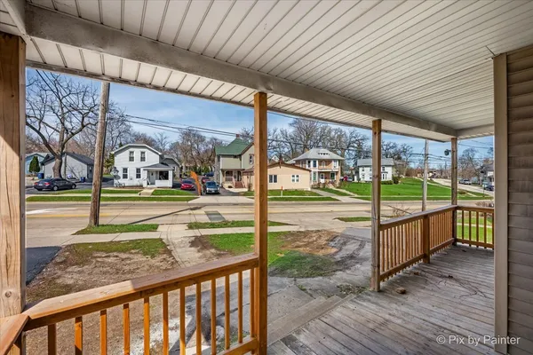 $324,900 | 519 West Highland Avenue, Elgin, IL 60123