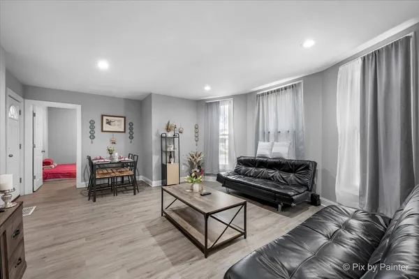 $324,900 | 519 West Highland Avenue, Elgin, IL 60123