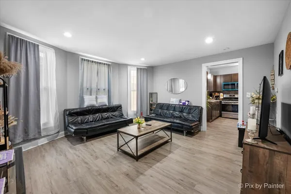 $324,900 | 519 West Highland Avenue, Elgin, IL 60123