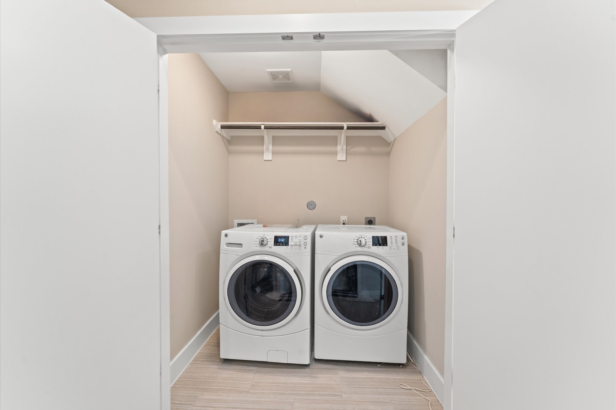 2422 Cochran Street Houston, TX 77009 - Photo 28 of 31 On the first floor, near the entry, you'll find this large utility room.