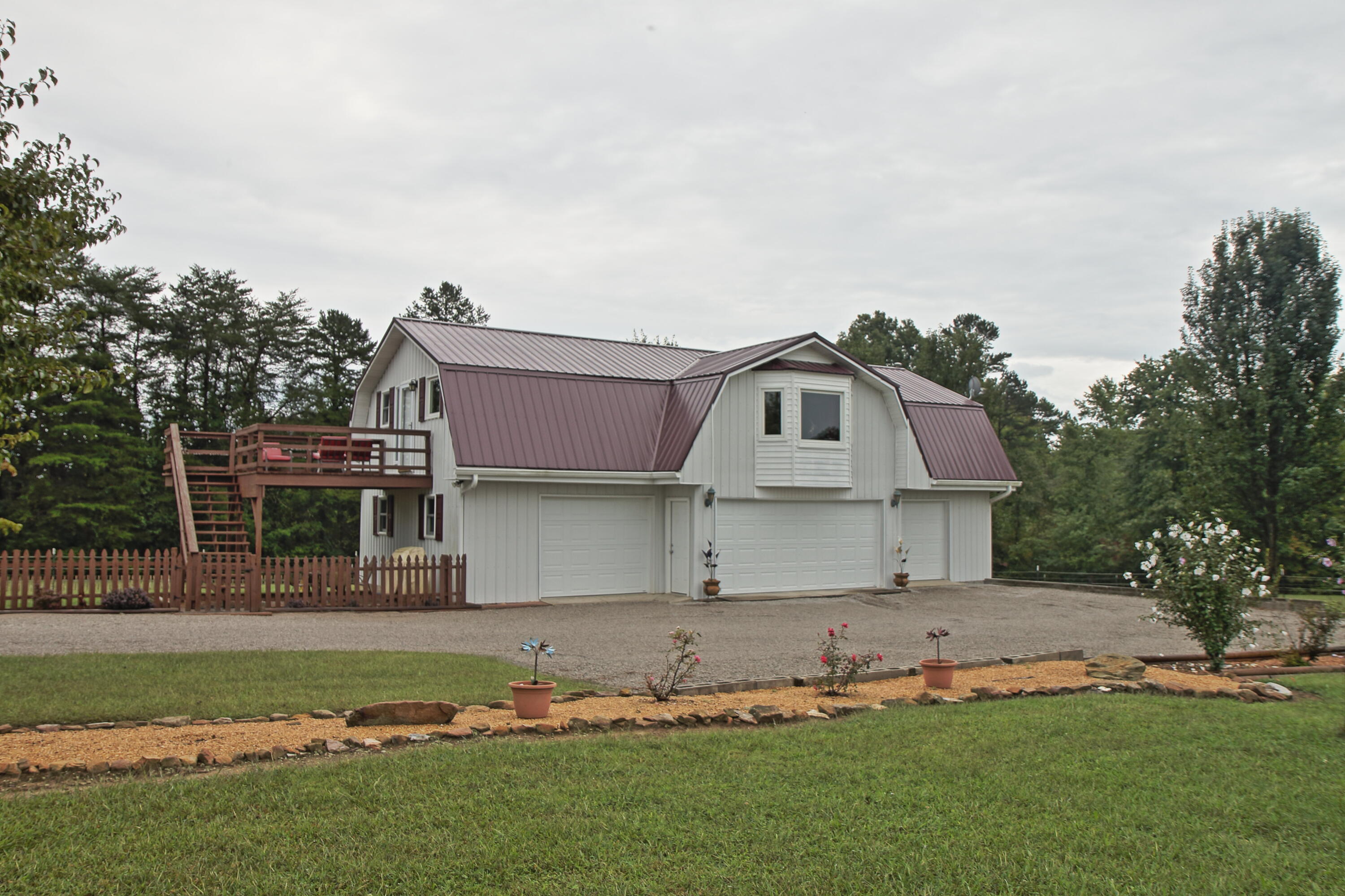 130 Atkinson Road Jamestown, TN 38556 - Photo 2 of 27 b36