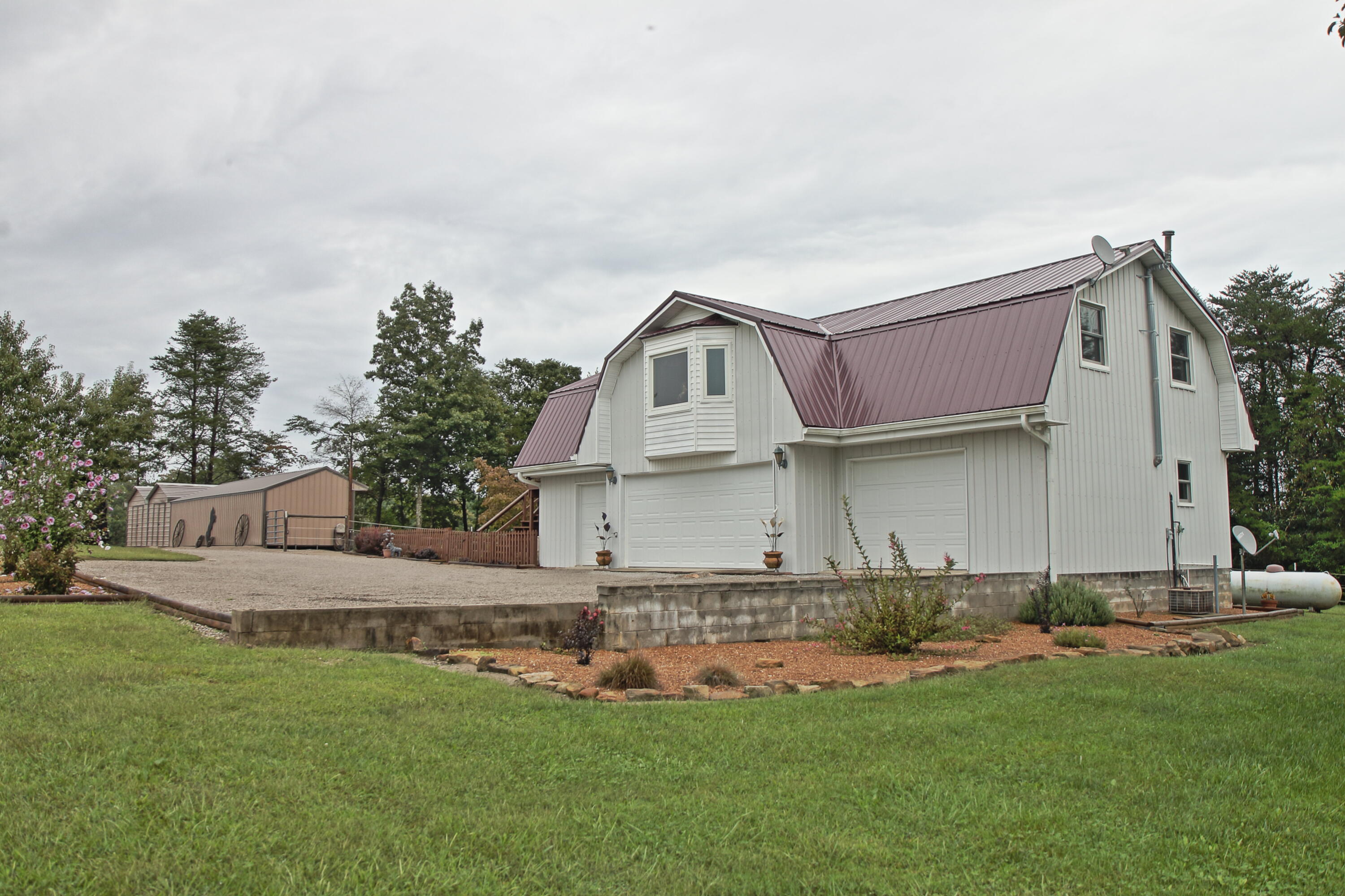 130 Atkinson Road Jamestown, TN 38556 - Photo 5 of 27 b42