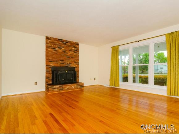 151 Rowland Rd. Swannanoa, NC 28778 - Photo 5 of 24 Gallery Image 5