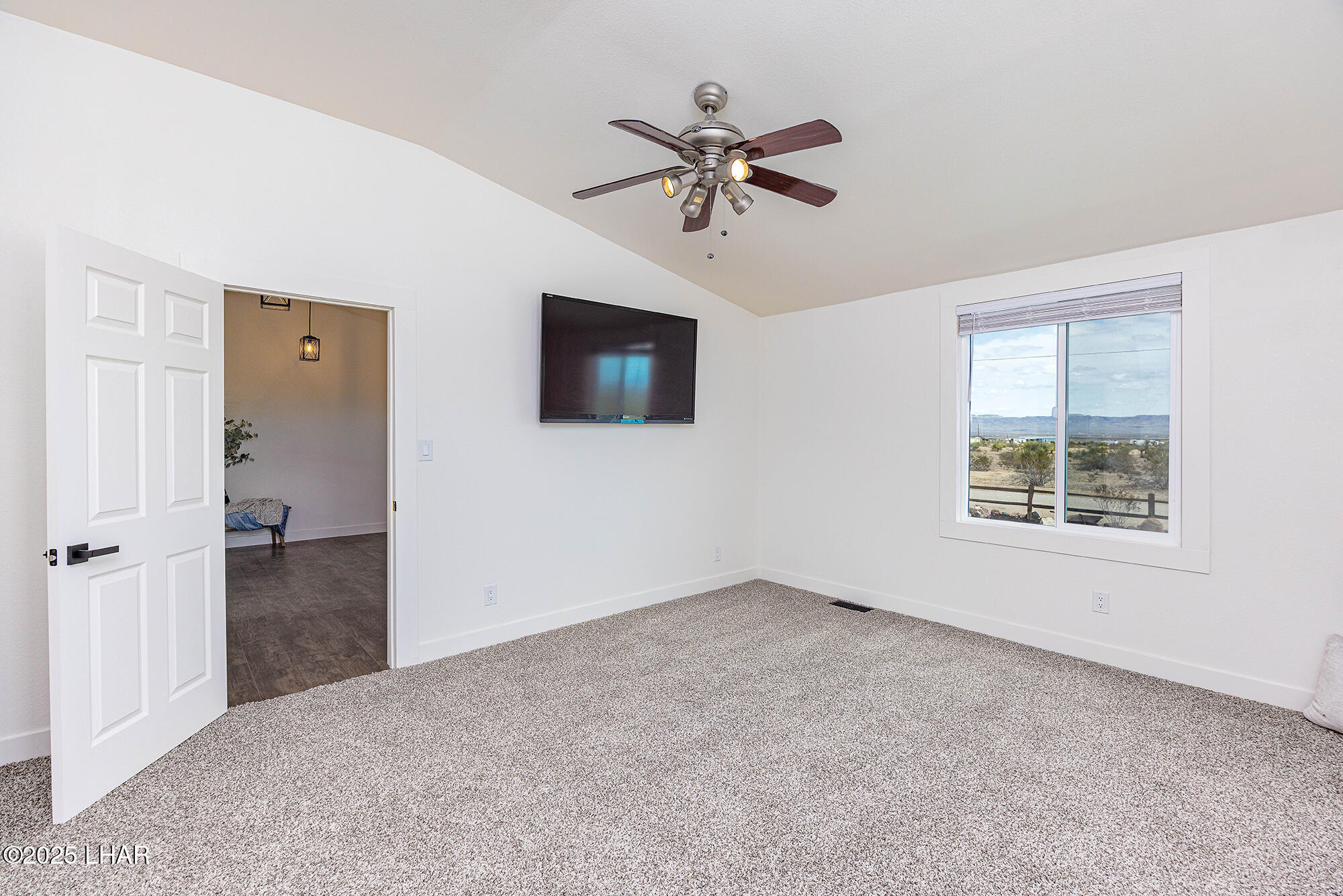 2789 Naco Road Golden Valley, AZ 86413 - Photo 15 of 44 969A4276-Edit