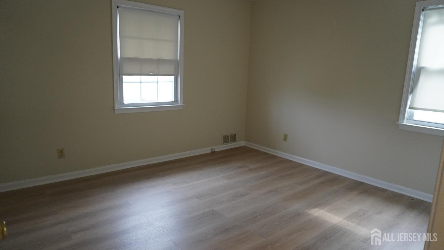 74 Warner Street Fords, NJ 08863 - Photo 6 of 15