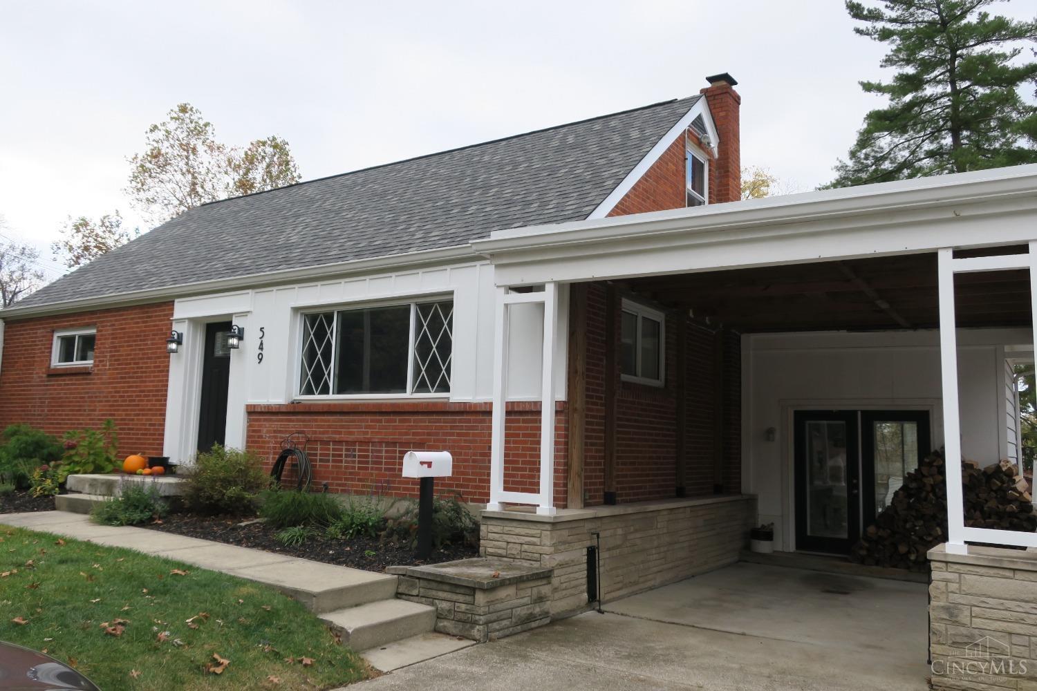 549 Anderson Ferry Road Cincinnati, OH 45238 - Photo 2 of 40