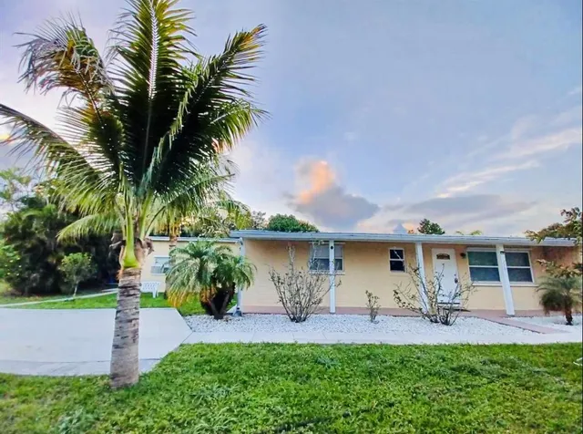 $2,195 | 279 Hach Lane, West Palm Beach, FL 33415
