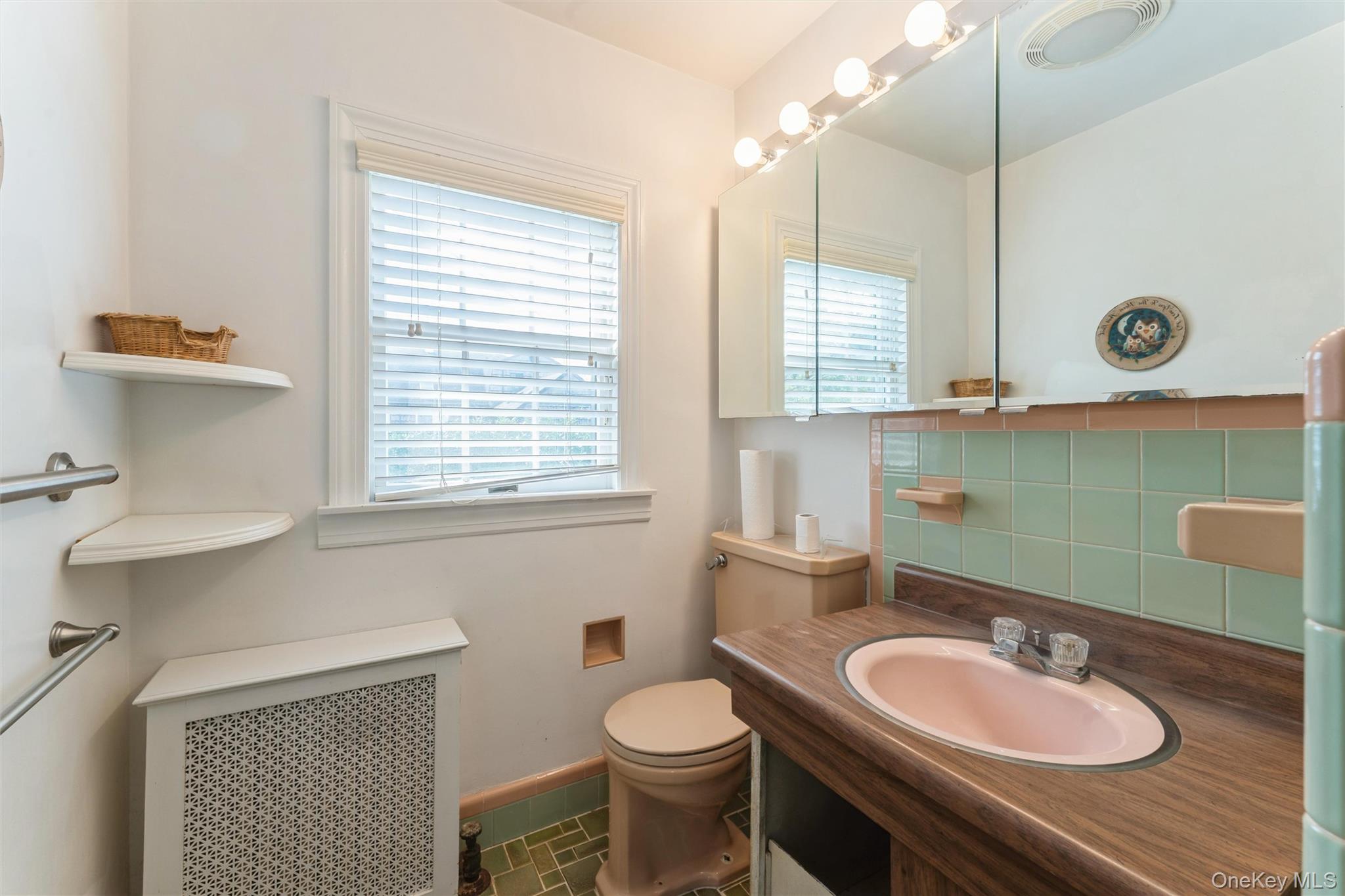 24 Welwyn Road Great Neck, NY 11021 - Photo 16 of 25