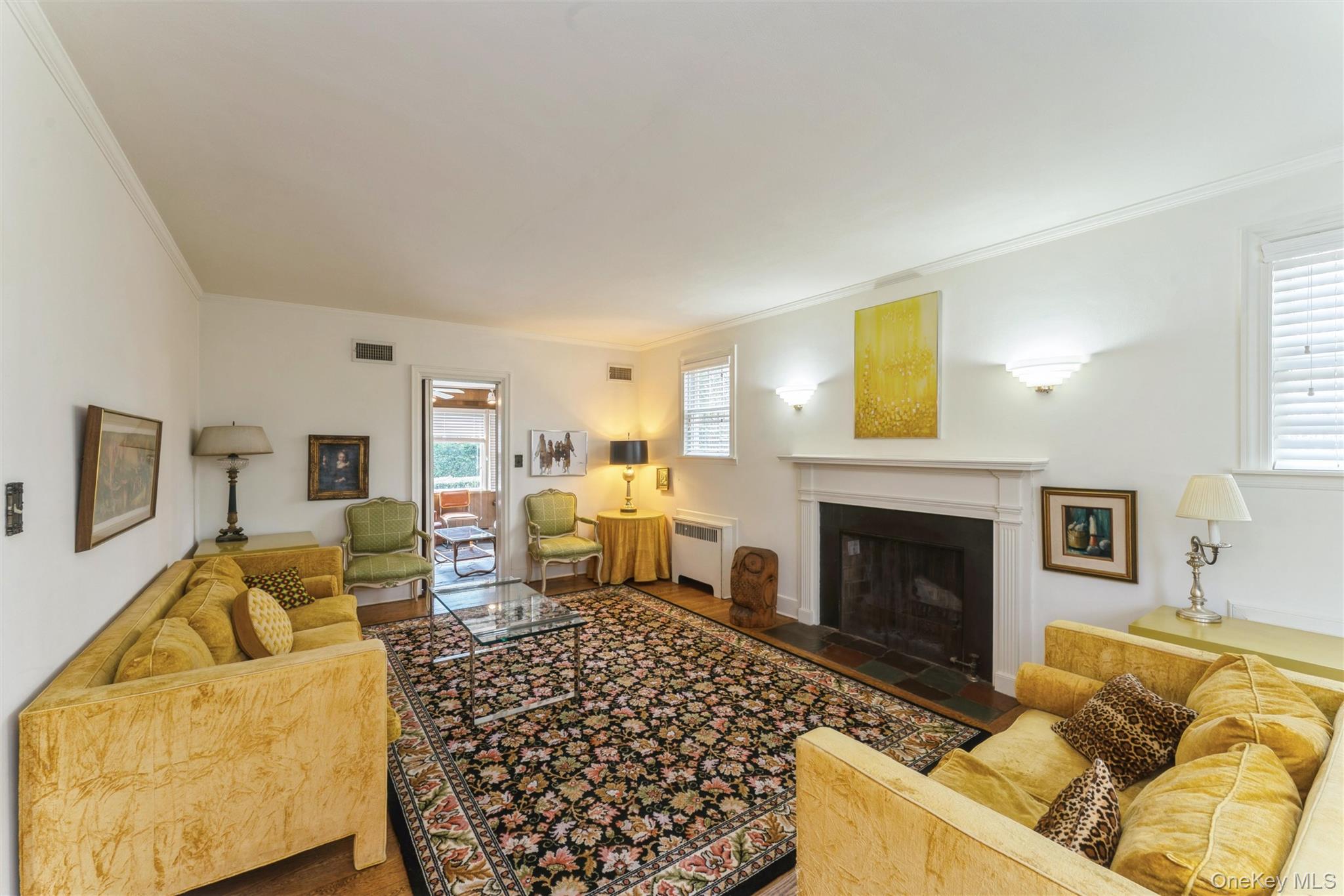 24 Welwyn Road Great Neck, NY 11021 - Photo 4 of 25