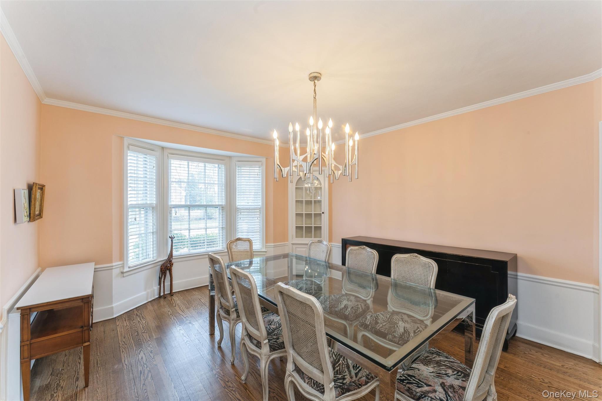 24 Welwyn Road Great Neck, NY 11021 - Photo 7 of 25