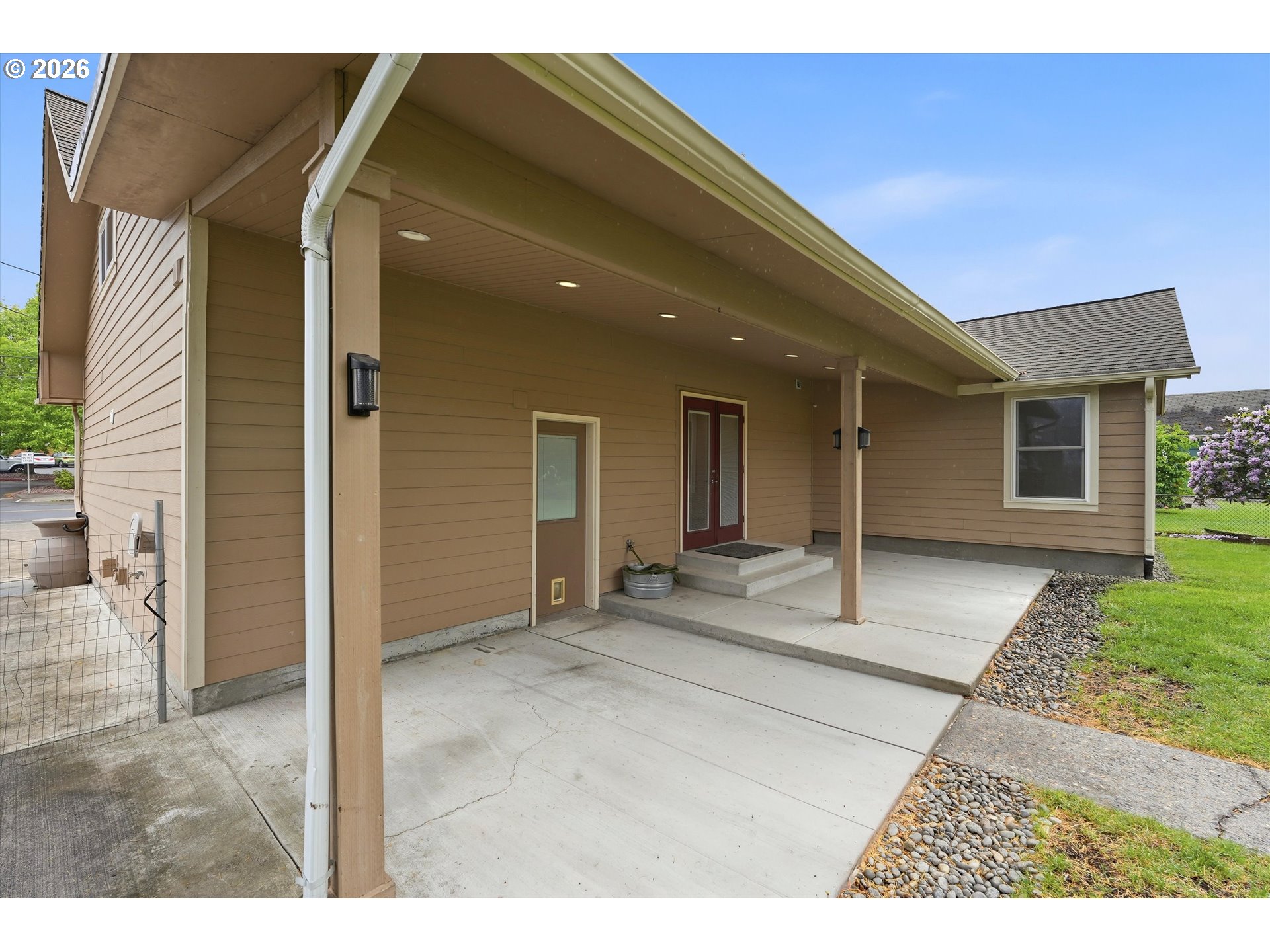 4621 Ohio Street Longview, WA 98632 - Photo 27 of 29 a view of a house with backyard