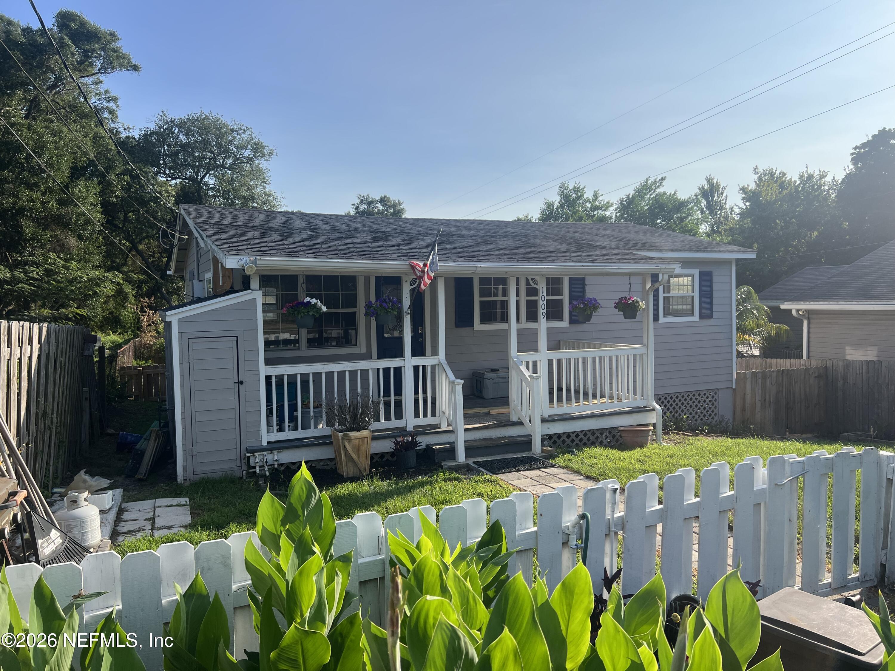 1009 Calhoun Street Fernandina Beach, FL 32034 - Photo 3 of 4 IMG_3881