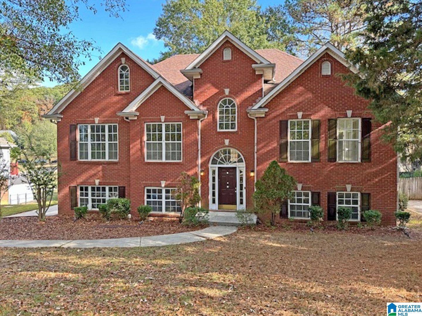 186 Lake Forest Way Alabaster, AL 35114 - Photo 1 of 27