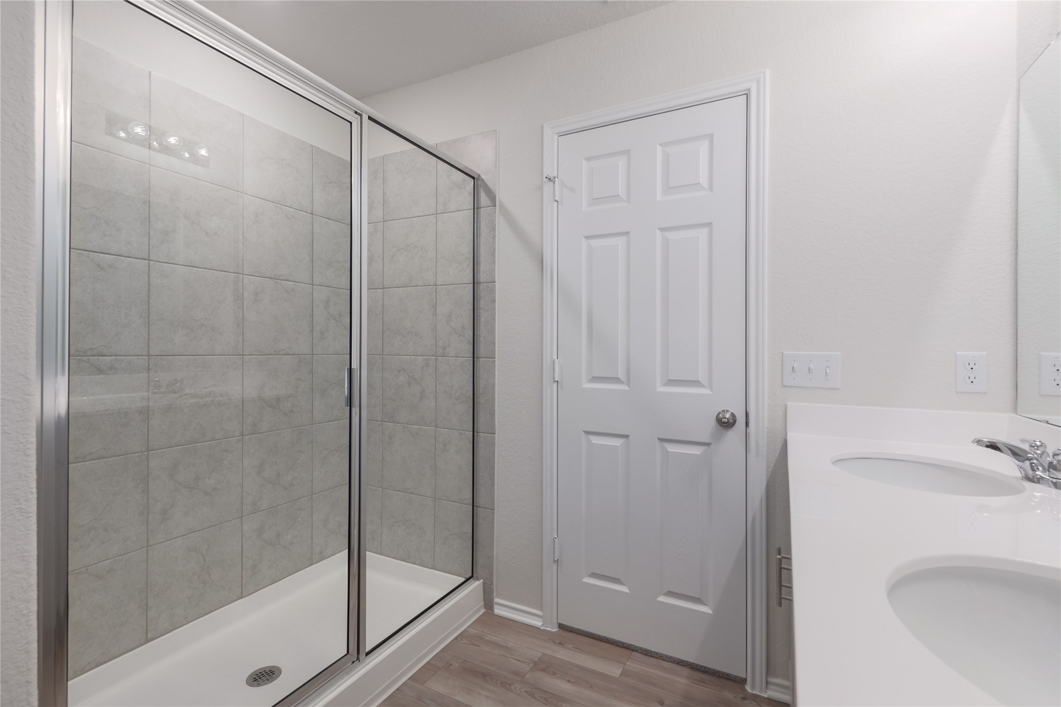 212 Sugar Cane Road Buda, TX 78610 - Photo 24 of 40 Huge walk-in shower.