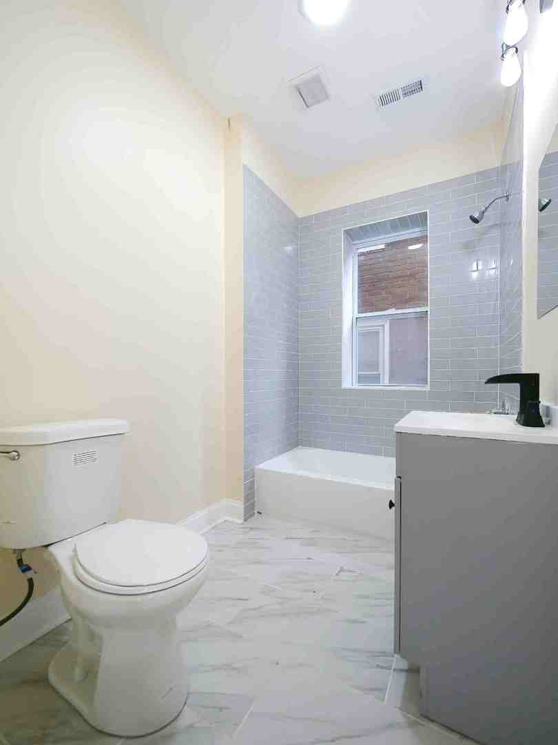 10 West 113th Street Chicago, IL 60628 - Photo 14 of 45