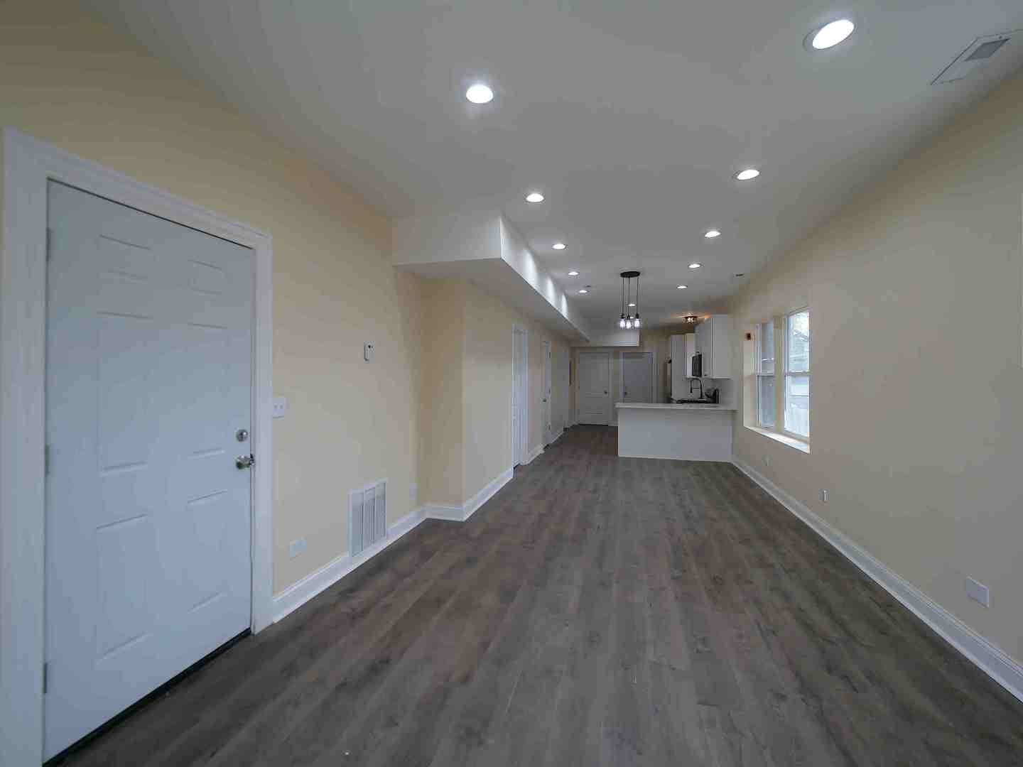 10 West 113th Street Chicago, IL 60628 - Photo 5 of 45