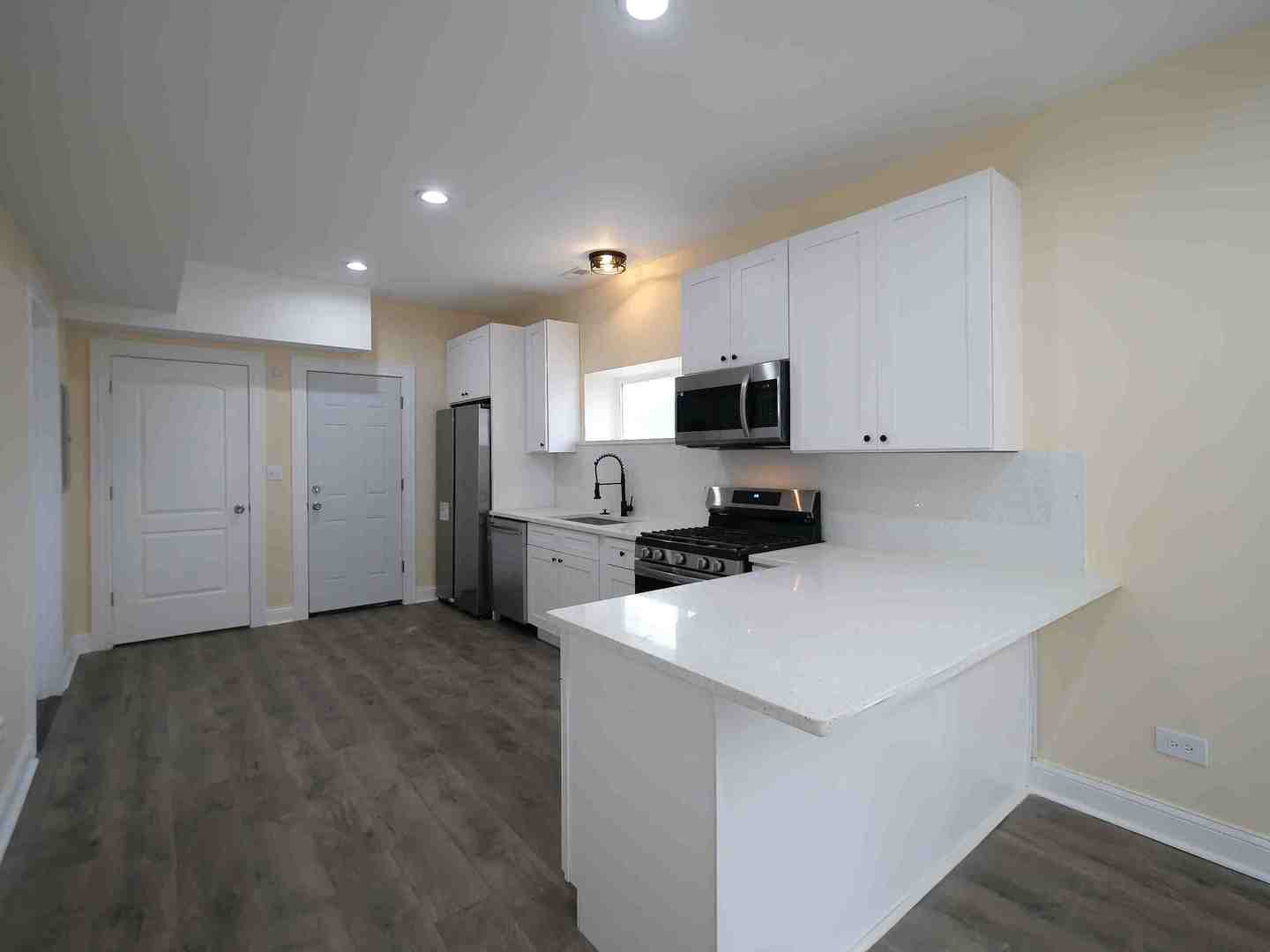 10 West 113th Street Chicago, IL 60628 - Photo 7 of 45