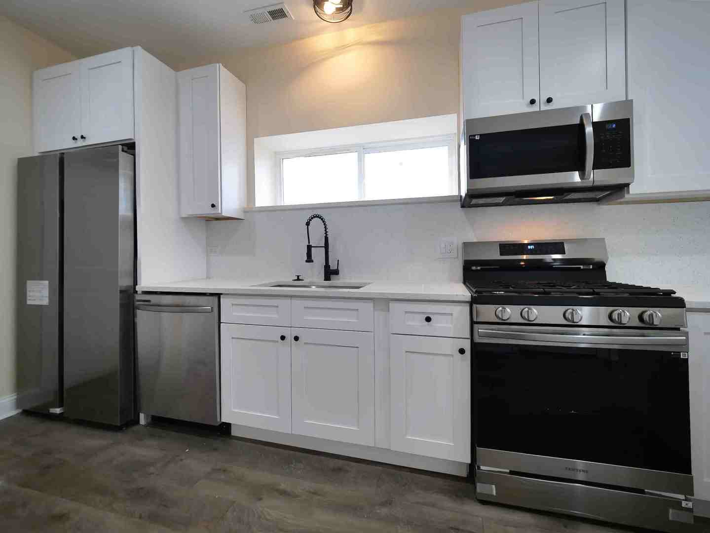 10 West 113th Street Chicago, IL 60628 - Photo 8 of 45