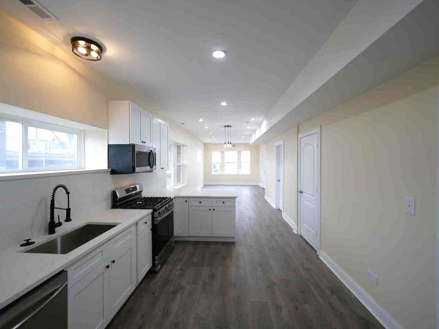 10 West 113th Street Chicago, IL 60628 - Photo 9 of 45
