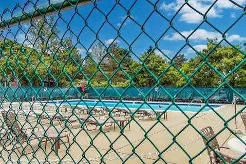 a picture of a bench in a window