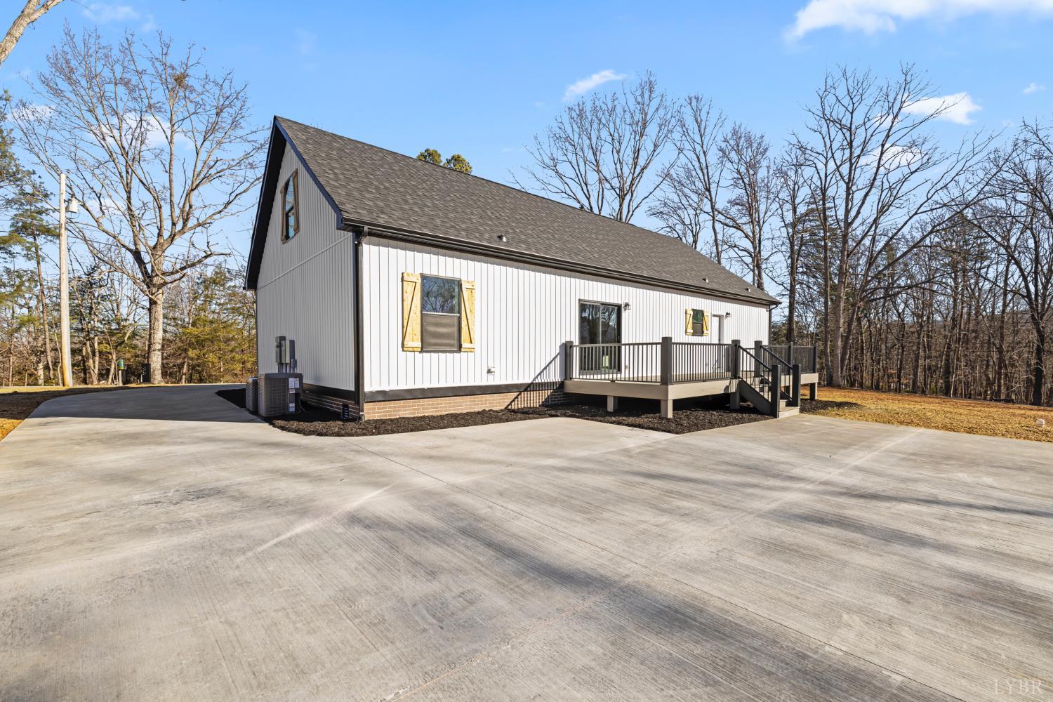 200 Saunders Point Road Huddleston, VA 24104 - Photo 71 of 79 Gallery Image 71