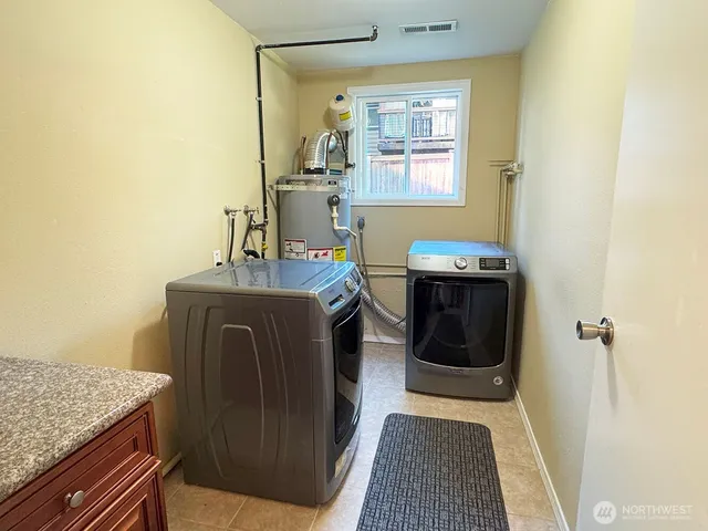 $895,000 | 19310 1st Avenue Southeast, Bothell, WA 98012